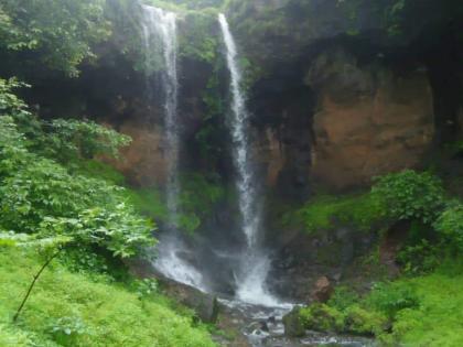 Sindhudurg: Merchandise waterfalls in the rainy seasonful Kumbhede, the choice of tourists | सिंधुदुर्ग : वर्षा पर्यटनयोग्य कुंभवडेतील आनंददायी धबधबे, पर्यटकांची पसंती