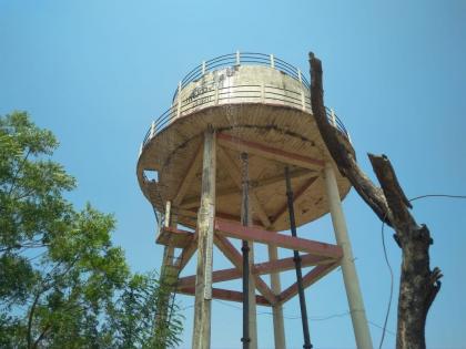 Water wastage of water tank | जलकुंभातूनच होतोय पाण्याचा अपव्यय