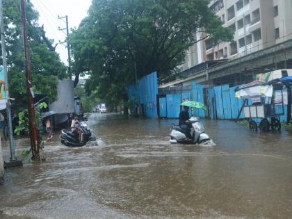 Ambernath flooded due to rain, Effect on people in the first rain | अंबरनाथमध्ये पावसात पाणी तुंबण्याची परंपरा कायम; पहिल्याच पावसात तारांबळ