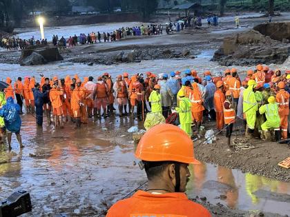 it is not yet known how many are missing but the search is on in wayanad after landslide | बसले, झोपले त्याचठिकाणी काळाने गाठले; अद्याप किती बेपत्ता याचा पत्ता लागेना, मात्र शोध सुरू