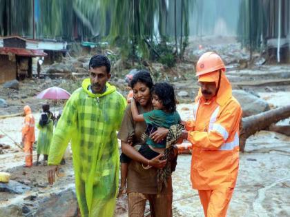 in wayanad due to heavy rain landslide on four villages | वायनाडमध्ये ‘माळीण’; मुसळधार पावसामुळे चार गावांवर कोसळल्या मृत्यूच्या दरडी