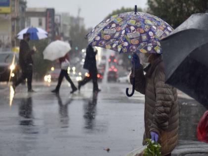 Low pressure area, disturbance of rain in cold weather, cloudy weather recorded in the state, severe weather warning in Madhya Maharashtra and Marathwada | कमी दाबाचे क्षेत्र, ऐन थंडीत पावसाचे विघ्न, राज्यात ढगाळ हवामानाची नोंद, मध्य महाराष्ट्रासह मराठवाड्यात अवकाळीचा इशारा