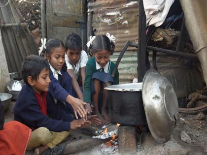 Mercury at 5.5 degrees Celsius; The hoodoo to the citizens | पारा ११.४ अंशावर : नाशकात थंडीचा जोर वाढला; नागरिकांना हुडहुडी