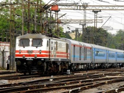 Weekly special trains between Ahmedabad and Howrah | अहमदाबाद- हावडा दरम्यान साप्ताहिक अतिजलद विशेष गाड्या