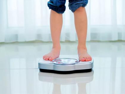 Weigh children from the age of two to prevent them from developing obesity warn researcher | लहान मुला-मुलींना जाडेपणापासून वाचवण्यासाठी करा 'हे' काम!