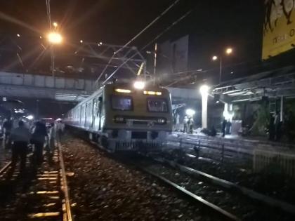 After 12 hours, Up fast local leaving from Andheri to Churchgate | तब्बल बारा तासांनंतर पश्चिम रेल्वेच्या जलद मार्गावरील वाहतूक सुरू