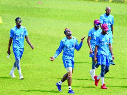 West Indies kept defending after ... | विंडीजने लढत अनिर्णित राखली....