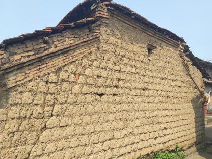 Durable white clay houses survive in rural areas | Sangli: गावगाड्यात पांढऱ्या मातीच्या घरांचे अस्तित्व टिकून, जुन्या कौशल्याला उजाळा