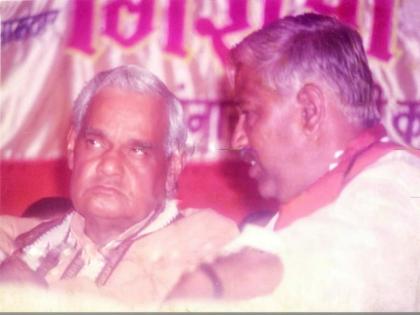 Atal Bihari Vajpayee: ... and Atalji came back ten steps for him | Atal Bihari Vajpayee : ...अाणि त्याच्यासाठी अटलजी दहा पाऊले मागे अाले