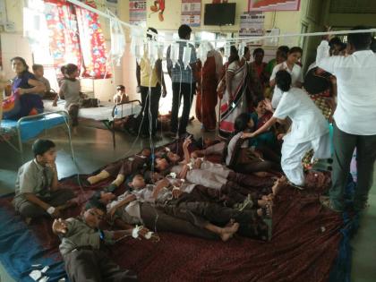 75 students food poisoned in Wangi | वांगीत ७५ विद्यार्थ्यांना मटकीतून विषबाधा