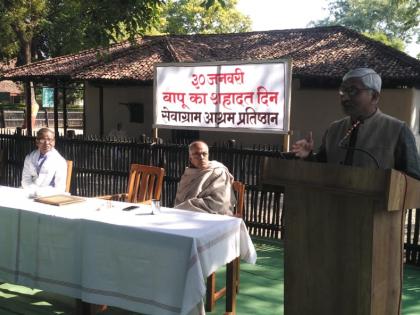 Need to reach Gandhiji's thoughts and actions to the people: Prof. Apurvanand Zha | गांधीजींचे विचार व कार्ये लोकांपर्यंत पोहचविण्याची गरज : प्रा. अपूर्वानंद झा