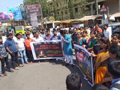 Shivsena fired Pakistan's flag to protesting against Pulwama terror attack | शिवसेनेने पाकिस्तानचा झेंडा जाळून केला पुलवामा दहशतवादी हल्ल्याचा निषेध