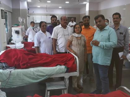 Guardian Minister Ravindra Chavan's sudden visit to the District Hospital | पालकमंत्री रवींद्र चव्हाण यांची जिल्हा रुग्णालयास अचानक भेट