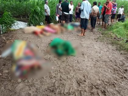 Sangli Flood: Rescued boat of flood victims turn over in water; Fourteen died and 16 disappeared | सांगली पूर: पूरग्रस्तांना वाचविणारी बोट उलटली; 14 जणांचा मृत्यू तर 16 जण बेपत्ता   