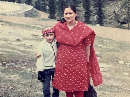 Swapnil Joshi Childhood Photo Viral | फोटोत दिसणा-या चिमुरड्याला आपण ओळखले का? आज आहे मराठी चित्रपटांचा सुपरस्टार