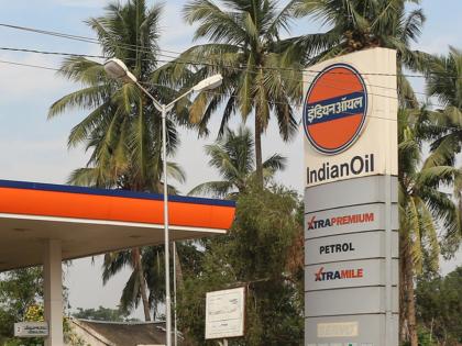 Indian Oil uses single-use plastic waste to build road | प्लास्टिकमुक्तीचा असाही 'मार्ग'; इंडियन ऑइलने 'त्या' प्लास्टिकपासून तयार केला रस्ता