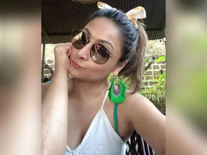 Actor urvashi dholakia bikini look bold pictures share on instagram | उर्वशी करतेय गोव्यात व्हॅकेशन एन्जॉय, पाहा तिचे हॉट फोटो