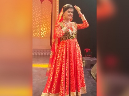 Dhanshri Kadgoankar Dance On Her charming Actress Rekha's Bollywood Song! | रेखा यांच्या गाण्यावर धनश्रीने दाखवली आपली दिलखेचक अदाकारी !