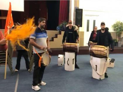 The New Year will be welcomed in London by the buzzing drum-tasha | नव वर्षाचे स्वागत लंडनमध्ये मराठमोळ्या ‘ढोल-ताशा’च्या गजराने होणार  