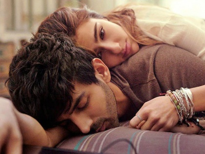 Love Aaj Kal 2 Movie review | Love Aaj Kal 2 Movie review : भूतकाळ आणि वर्तमानात अडकलेला 'लव्ह आज कल2'