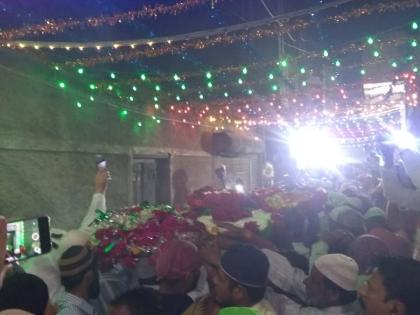 Chalisgaon begins the procession of Bamoshi Babur; Three hundred years of tradition | चाळीसगावला बामोशी बाबांच्या ऊरुसाला सुरुवात; तीनशे वर्षांची परंपरा