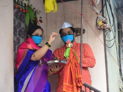 Coronavirus GO CORONA GUDI ON GUDI PADWA IN MUMBAI sss | Coronavirus : गो कोरोना, गो म्हणत मुंबईकरांनी उभारली गुढी