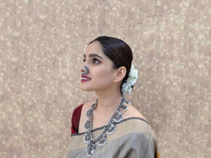 Priya Bapat's no-makeup looks viral on social media gda | प्रिया बापट नो-मेकअप लूकमध्ये ही दिसते तितकीच सुंदर, फोटो होतोय व्हायरल