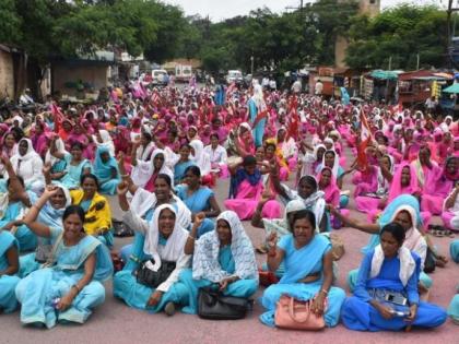 Health service group promoter - Asha Swayamsevak will put up black ribbon across the state SSS | आरोग्य सेवेचे गटप्रवर्तक - आशा स्वयंसेविका राज्यभर लावणार काळ्या फिती