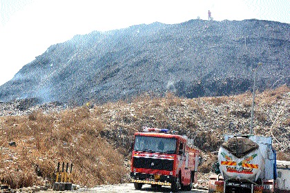 Garbage sorting will eliminate the problem of fire! Solid waste department claims | कचरा वर्गीकरणामुळे आगीची समस्या मिटेल! घनकचरा विभागाचा दावा   