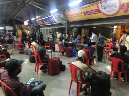 coronavirus: UPSC students arrive in kalyan by special train | coronavirus: दिल्ली अडकलेल्या राज्यातील यूपीएससीच्या विद्यार्थ्यांचे विशेष रेल्वेने आगमन