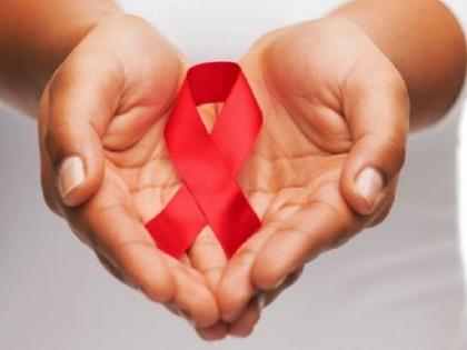 Health world aids vaccine day 2020 : 7 false related to hiv positive people myb | जीवघेण्या एड्सच्या आजाराबाबत लोकांच्या मनात आहेत 'हे' ७ गैरसमज, जाणून घ्या सत्य