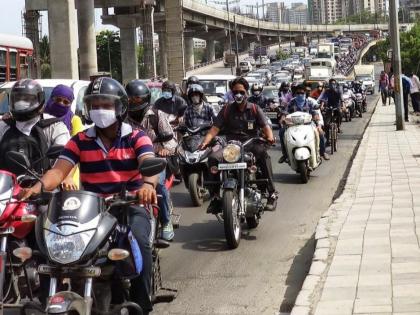 coronavirus: Traffic jan on the Western Express Highway in Mumbai | coronavirus: वेस्टर्न एक्सप्रेस हायवेवर वाहनांच्या रांगा, रेड झोन, लॉकडाऊनचे तीन तेरा