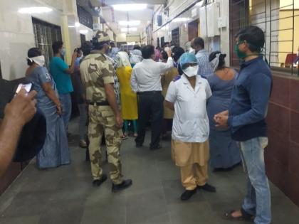 Kalva hospital staff Surrounding the Dean | कळवा रुग्णालय कर्मचाऱ्यांचा अधिष्ठातांना घेराव