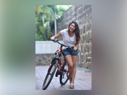 Gautami deshpande share new photo on instagram gda | अभिनेत्री गौतमी देशपांडेच्या निखळ हास्यावर फॅन्स झाले फिदा, म्हणाले...