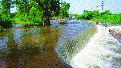 Heavy rains in Mumbai, Konkan: Dhuvadhar on Ghatmathya in Kolhapur, Pune area, Vidarbha, Khandesh too | मुंबई, कोकणात दमदार : कोल्हापूर, पुणे परिसरात घाटमाथ्यावर धुवाधार, विदर्भ, खान्देशातही पाऊस