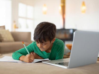 Hours of online learning seem inadequate to parents; 69% dissatisfied with the government's policy | ऑनलाइन शिक्षणाचे तास पुरेसे नाहीत; 69 टक्के पालक नाराज