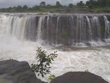 Finally the first discharge from Gangapur dam started, alerting the people along the river | अखेर गंगापूर धरणातून पहिला विसर्ग सुरू, नदीकाठच्या लोकांना सातर्कतेच्या सूचना 