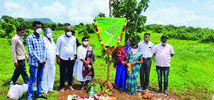 Velatwadi village will be self-reliant, 22 houses for tribals | वेलटवाडी गाव होणार आत्मनिर्भर , आदिवासींना २२ हक्काची घरे