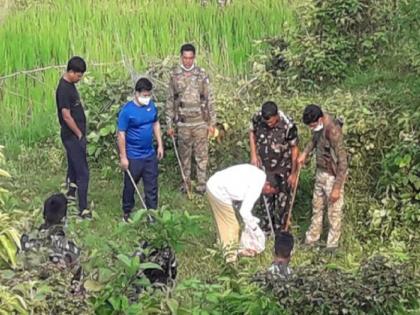 Awful! The sword made her husband's head separate from the lesson; The plot was hatched by his wife | भयंकर! तलवारीनं पतीचं डोकं केलं धडापासून वेगळं; पत्नीनेच रचला हत्येचा कट