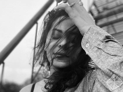 Anuja Sathe looks breathtakingly beautiful in her latest Photoshoot | अनुजा साठ्येचा अंदाज तुम्हालाही करेल घायाळ, SEE PICS