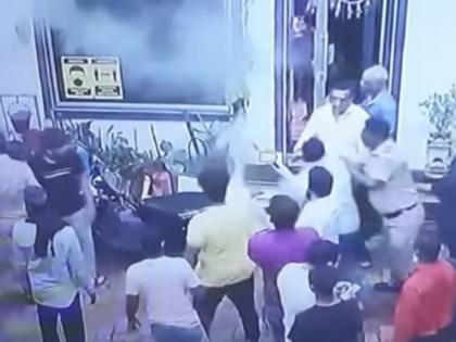 Youngsters vandalize a petrol pump in anger over being asked to wear a mask | मास्क घालायला सांगितल्याच्या रागातून तरुणांकडून पेट्रोलपंपाची तोडफोड