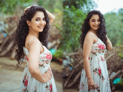Sayali Sanjeev Surprised Everyone with Her Stunning New Look | सायली संजीवच्या या फोटोंवरून तुमचीही हटणार नाही नजर, SEE PICS