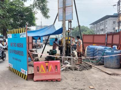 Citizens suffer due to unplanned operation of Bhiwandi Metro; Municipal administration also neglected road widening | भिवंडीत मेट्रोच्या नियोजनशून्य कारभारामुळे नागरिक त्रस्त ; रस्ता रुंदीकरणाकडे मनपा प्रशासनानेही दुर्लक्ष 