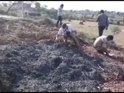 Painful! The priest was burned alive outside the temple, and the victim died over a land dispute | वेदनादायी! मंदिराबाहेर पुजाऱ्याला जिवंत जाळलं, जमिनीच्या वादावरून गेला बळी