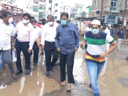 MP Jalil inspects Aurangpura-Barudgarana road | खा. जलील यांच्याकडून औरंगपुरा- बारुदगरनाला रस्त्याची पाहणी