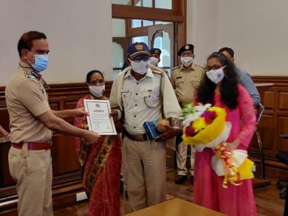 The praise of abstinence of the 'that' traffic police was honored by the Commissioner of Police | 'त्या' ट्रॅफिक पोलिसाने बाळगलेल्या संयमाची दखल, पोलीस आयुक्तांनी केले सन्मानित