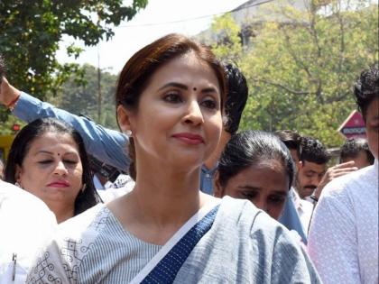 Urmila Matondkar denied the news that she will join Shiv Sena | शिवसेना प्रवेशाच्या चर्चेवर उर्मिला मातोंडकर यांनी दिले स्पष्टीकरण, म्हणाल्या...