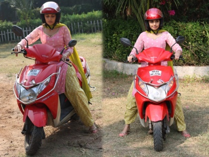 Shivani Rangole learning to drive a scooter on the set of Sang Tu Ahes Ka? | शिवानी रांगोळे मालिकेच्या सेटवर शिकतेय स्कुटी चालवायला !