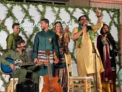 Ismail darbar sang tadap tadap ke song in sangeet ceremony of gauhar khan and zaid video goes viral | गौहर-जैदच्या संगीत सेरेमनीत इस्माइल दरबारचं गाणं ऐकून, यूजर्स म्हणाले 'शादी है या तलाक'? Video viral...