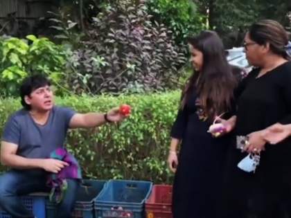 Sudesh lahri Selling Vegetables Funny Comedy Video Viral | प्रसिद्ध कॉमेडी अभिनेत्यावर आली भाजी विकण्याची वेळ, मुलांसाठी घेतोय इतकी मेहनत